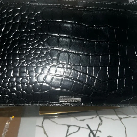 Vince Camuto Black Leather Purse Crossbody - Picture 4 of 7